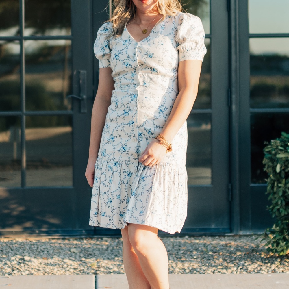 COPY - Rachel Parcell flirty easy linen dress